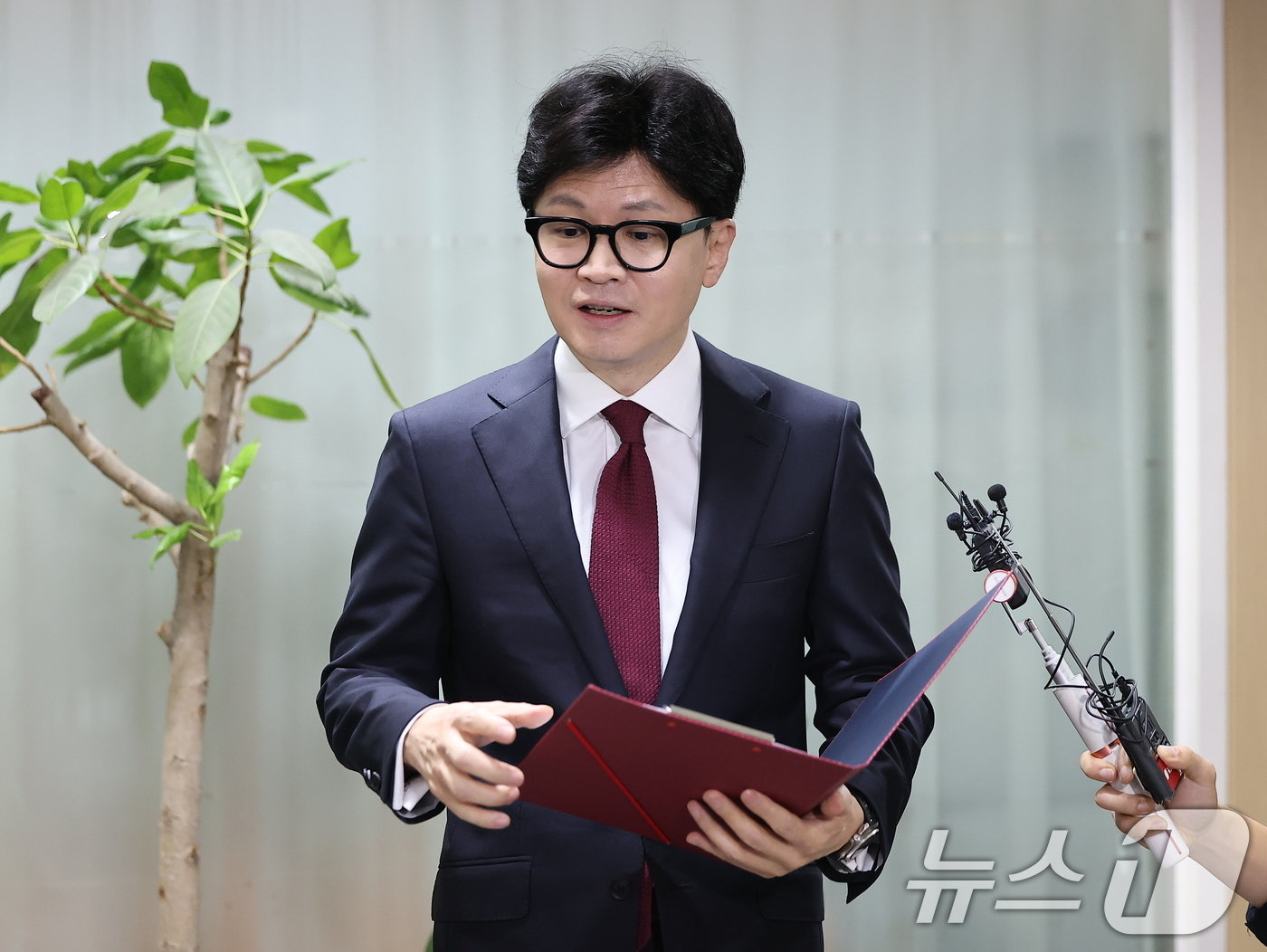 본문 이미지 - 한동훈 국민의힘 대표가 6일 오전 서울 종로구 한국기독교회관에서 현안 관련 브리핑을 하고 있다. 2024.9.3/뉴스1 ⓒ News1 김진환 기자