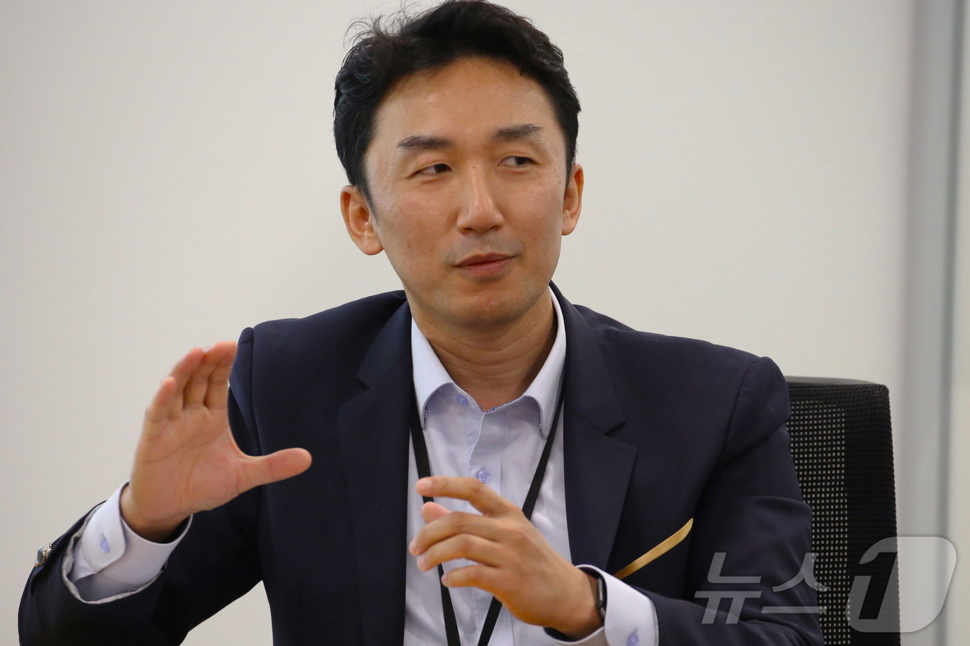 본문 이미지 - 3일(현지시간) 미국 아르곤 국립연구소에서 열린 한국자동차기자협회 주관 바이오에탄올 전문가 간담회에 참석한  아르곤 국립연구소 소속 이의성 박사.(한국자동차기자협회 제공) 