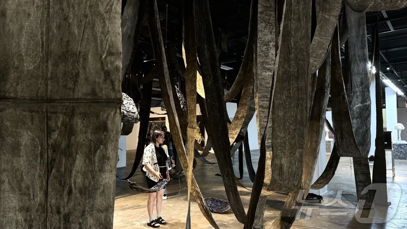 본문 이미지 -  제15회 광주비엔날레가 열리고 있는 광주비엔날레 전시관. 2024.9.6/뉴스1 ⓒ 뉴스1 김일창 기자