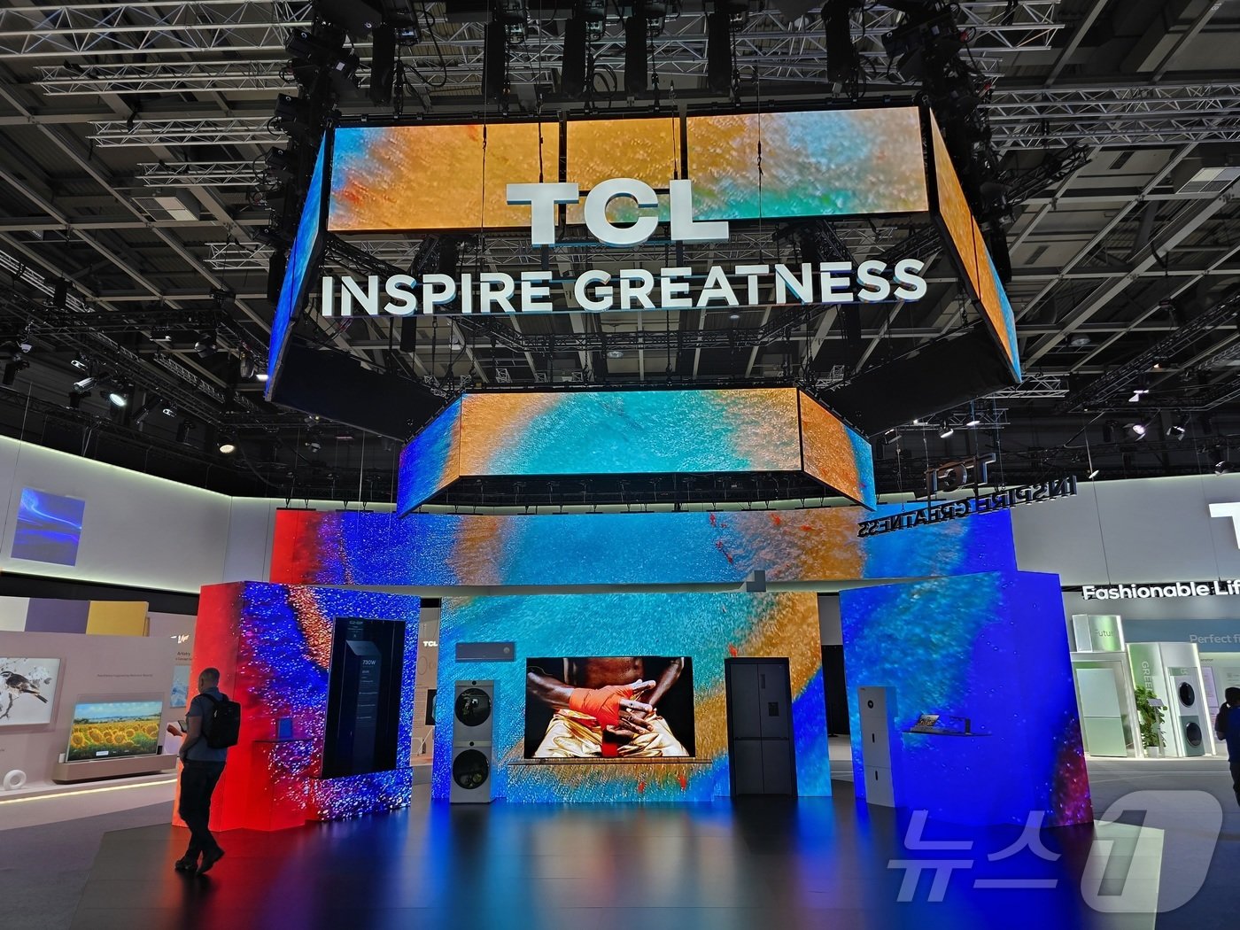 유럽 최대 가전 전시회 IFA2024가 6일&#40;현지시간&#41; 개막했다. 중국 가전 기업 TCL은 &#39;inspire greatness&#39;라는 주제로 대규모 전시관을 꾸렸다. 2024. 9. 6/뉴스1 ⓒ News1 한재준 기자