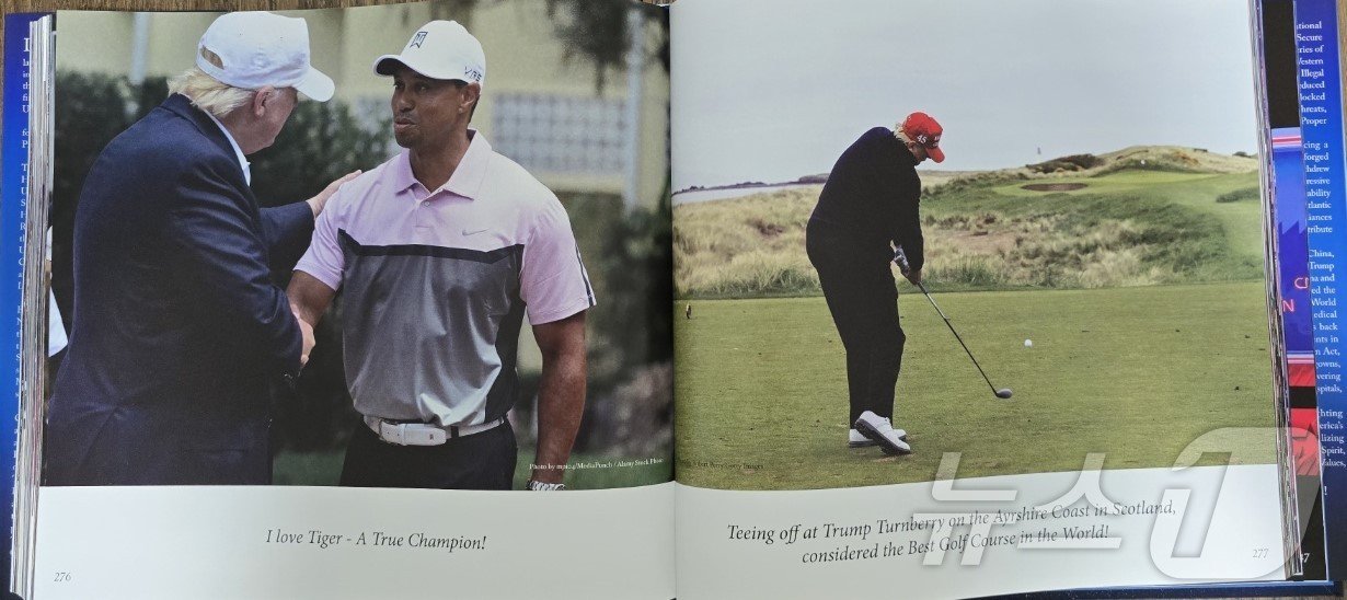 본문 이미지 - 도널드 트럼프 전 대통령의 재임시절 주요 장면과 최근 총격사건 등을 담은 화보집 '세이브 아메리카'(Save America)에 실린 골프 황제 타이거 우즈. 화보집은 360페이지 분량으로 이달 3일(현지시간) 발간했다.