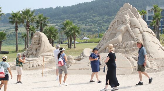 제주도 "덥다 더워"…남부·서부에도 폭염주의보