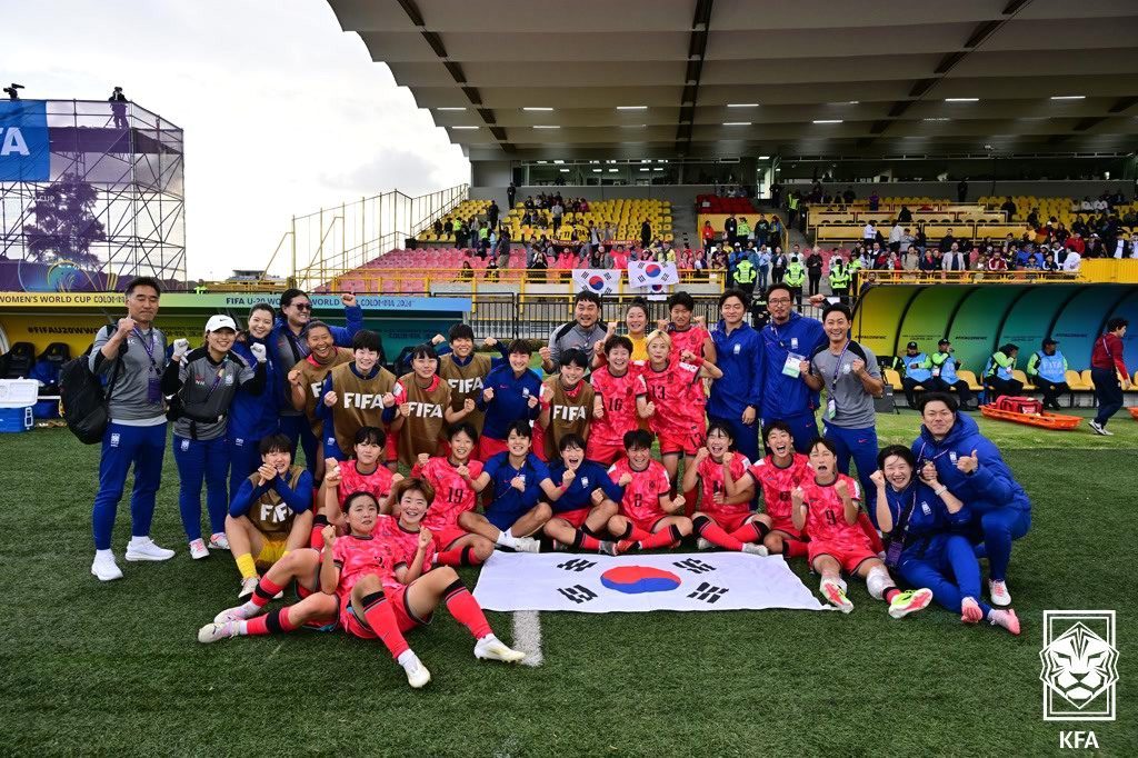 본문 이미지 - FIFA U20 여자 월드컵 16강에 오른 U20 여자 축구대표팀.(대한축구협회 제공)