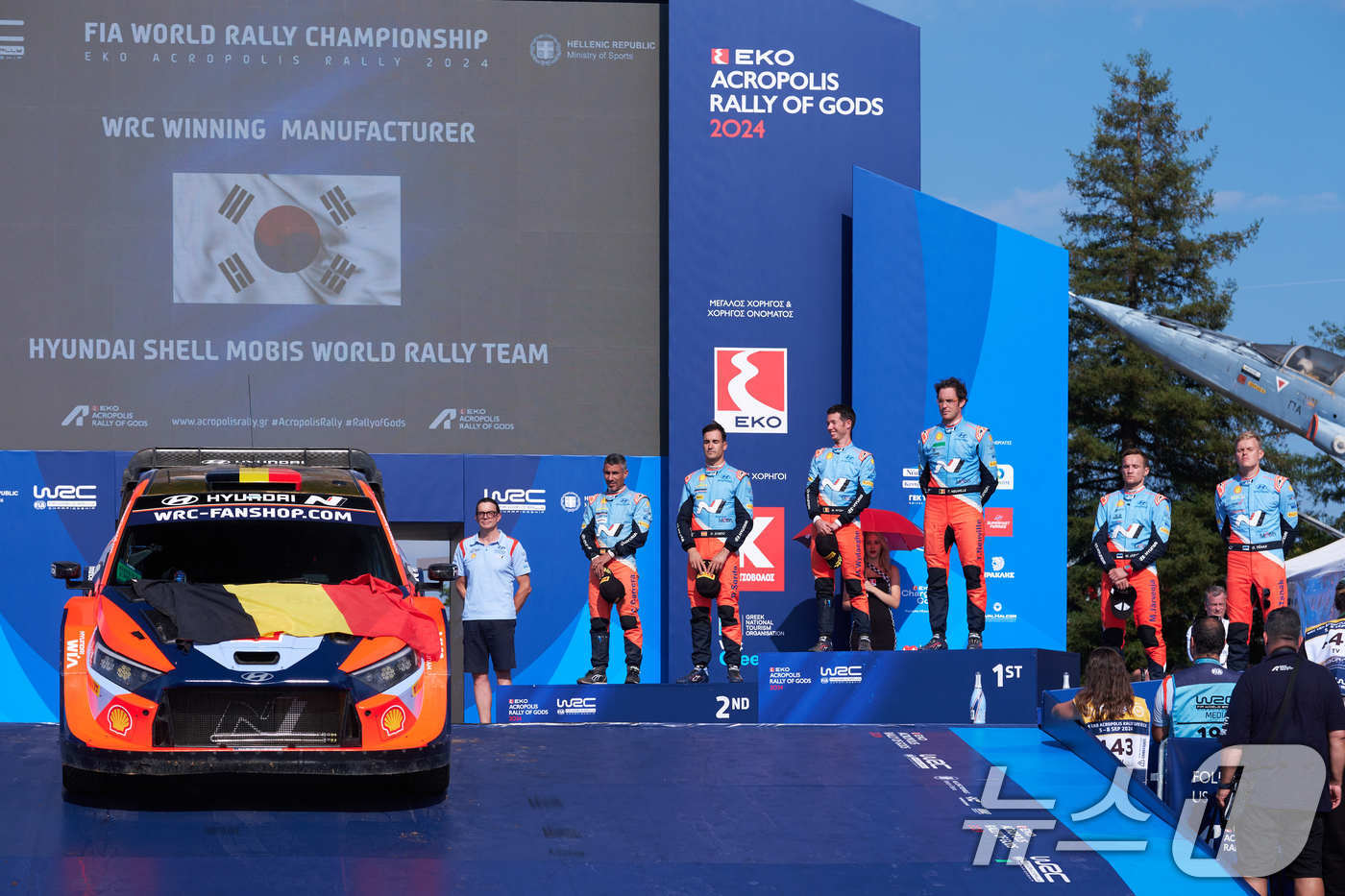 (서울=뉴스1) = 현대자동차는 그리스 라미아에서 열린 '2024 WRC(월드랠리챔피언십)' 시즌 10라운드에서 현대차 월드랠리팀 참가선수 전원이 1, 2, 3위를 석권하는 트리플 …