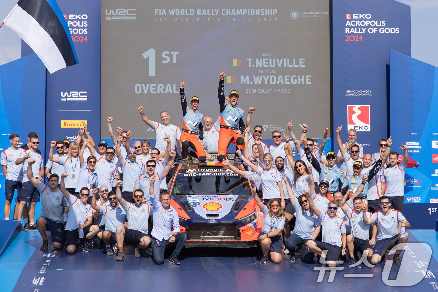 (서울=뉴스1) = 현대자동차는 그리스 라미아에서 열린 '2024 WRC(월드랠리챔피언십)' 시즌 10라운드에서 현대차 월드랠리팀 참가선수 전원이 1, 2, 3위를 석권하는 트리플 …