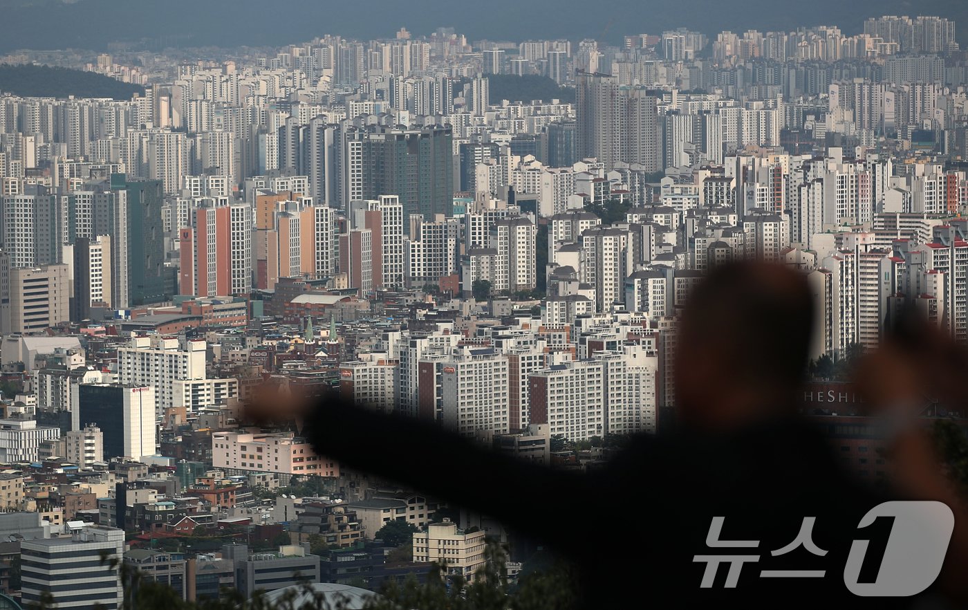 서울 중구 남산에서 바라본 서울시내 아파트 밀집지역 모습. 2024.9.9/뉴스1 ⓒ News1 오대일 기자