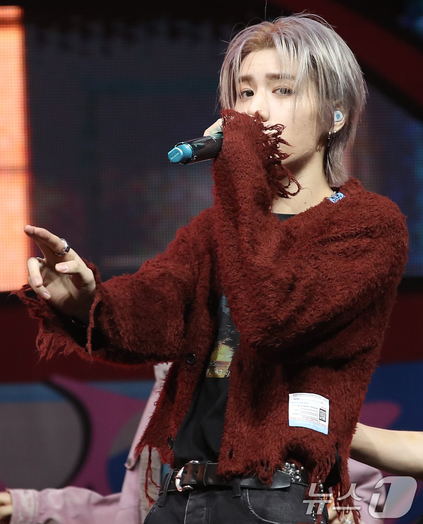 (서울=뉴스1) 권현진 기자 = 보이넥스트도어(BOYNEXTDOOR) 이한이 9일 오후 서울 용산구 한남동 블루스퀘어에서 가진 미니 3집 앨범 '19.99' 발매 기념 쇼케이스에서 …