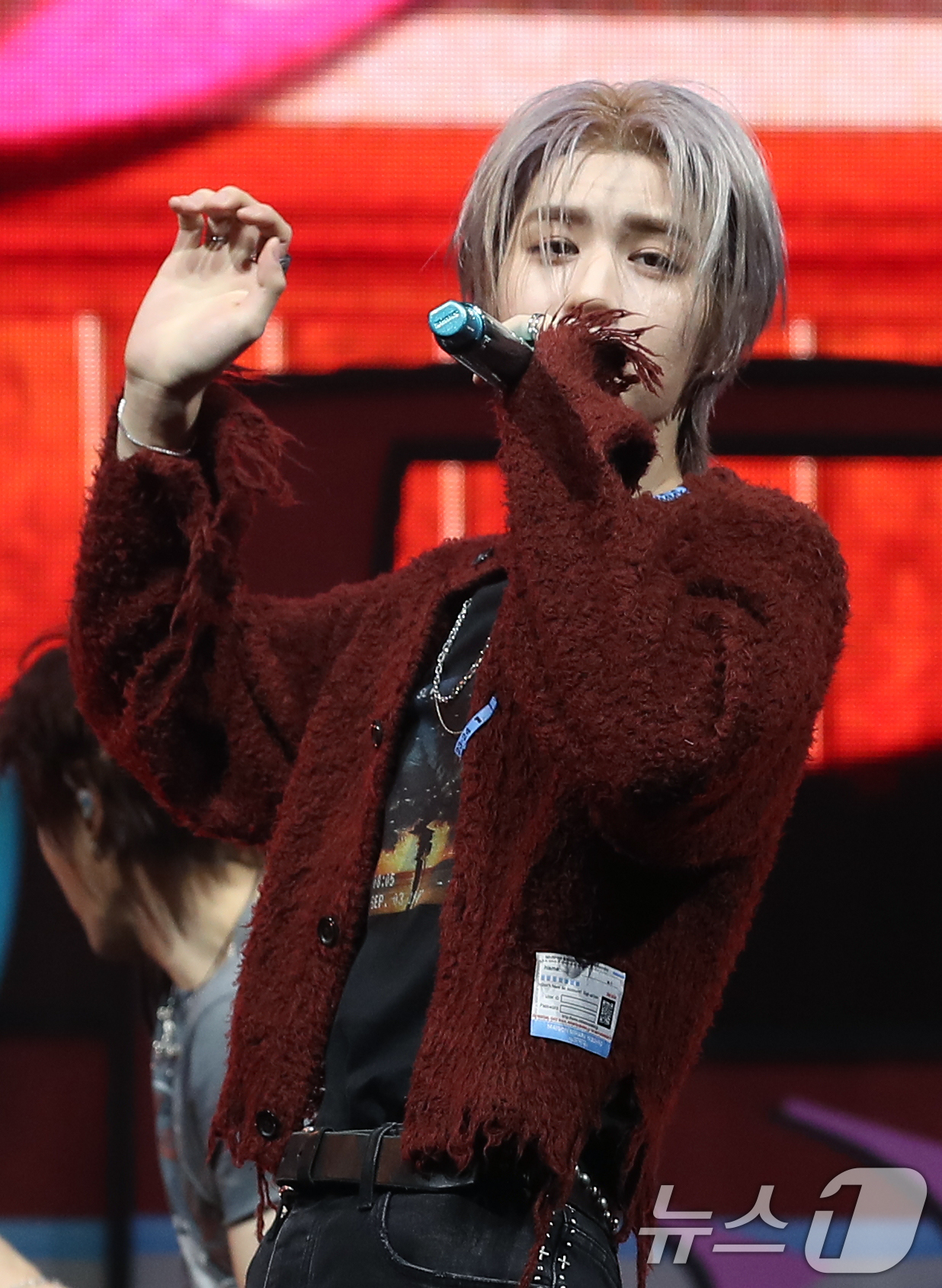 (서울=뉴스1) 권현진 기자 = 보이넥스트도어(BOYNEXTDOOR) 이한이 9일 오후 서울 용산구 한남동 블루스퀘어에서 가진 미니 3집 앨범 '19.99' 발매 기념 쇼케이스에서 …