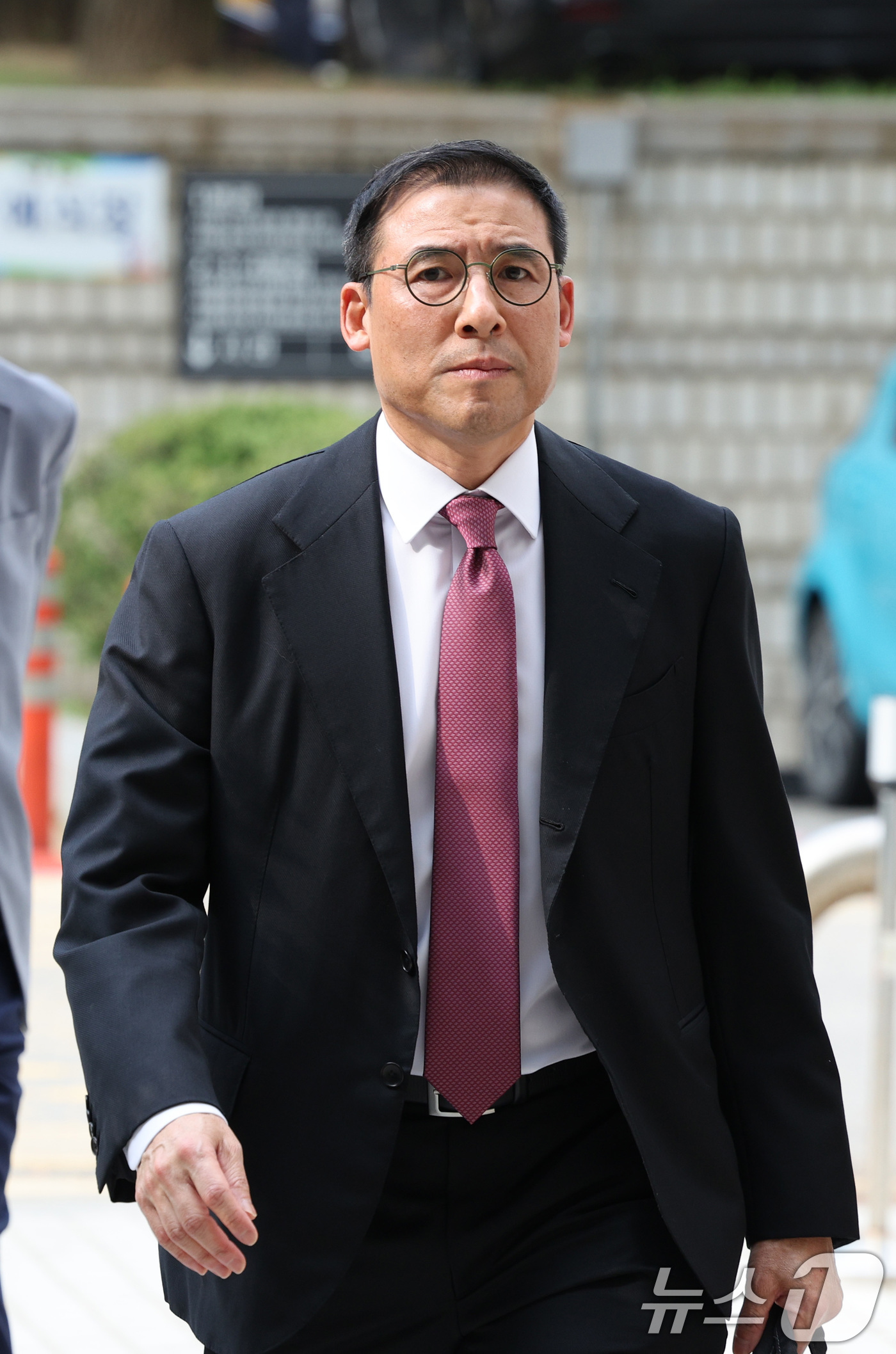 (서울=뉴스1) 신웅수 기자 = 효성가(家) 차남인 조현문 전 효성 부사장이 9일 오후 서울 서초구 서울중앙지방법원에서 열린 강요미수 혐의 공판에 출석하고 있다. 2024.9.9/ …