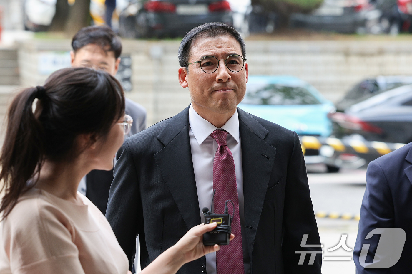 (서울=뉴스1) 신웅수 기자 = 효성가(家) 차남인 조현문 전 효성 부사장이 9일 오후 서울 서초구 서울중앙지방법원에서 열린 강요미수 혐의 공판에 출석하고 있다. 2024.9.9/ …