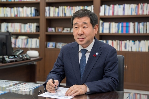 '증평경찰서 유치' 내세웠다 고발된 이재영 군수…경찰 불송치