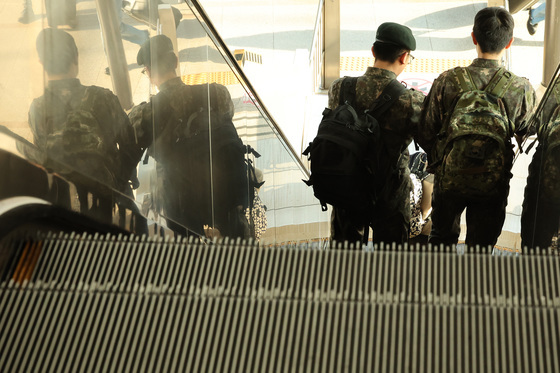 "국방 분야 여론조사, '군심'과 괴리 있다…데이터 연계 높여야"