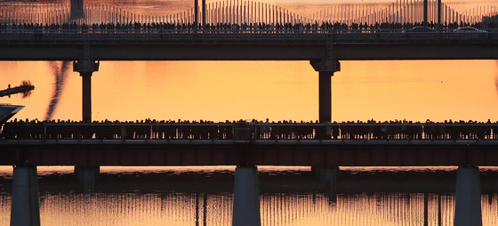 대구 곳곳서 해넘이·해맞이 행사…병오년 첫 일출 7시36분