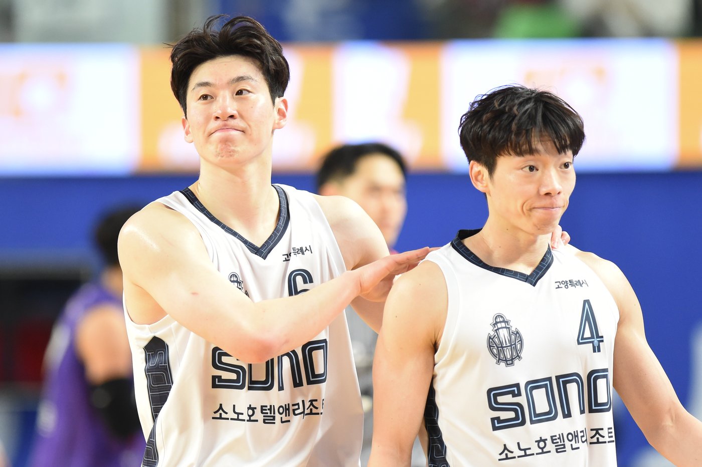 고양 소노의 이정현&#40;왼쪽&#41;과 이재도. &#40;KBL 제공&#41;