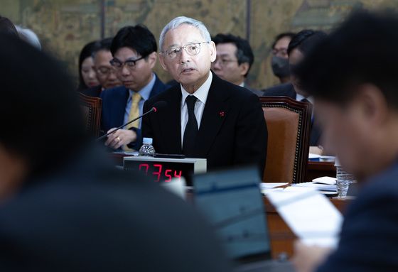 야당 "尹 내란죄 인정하냐"…유인촌 "내가 판단할 문제 아냐"(종합)