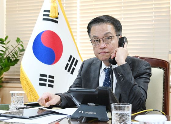 [속보] 崔대행 "尹 체포 갈등 해결, 여야 합의로 위헌없는 특검법 마련해야"