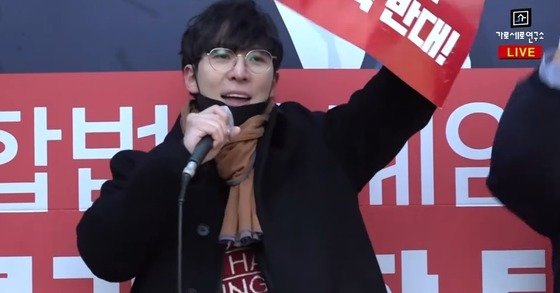 본문 이미지 - 뮤지컬 배우 차강석. ('가로세로연구소' 갈무리)