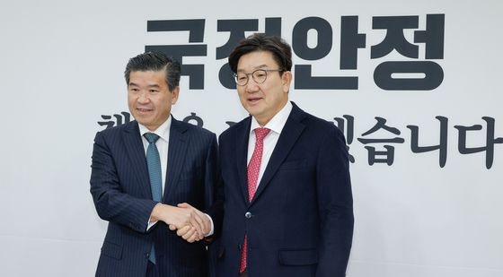 권성동 원내대표, 제임스 김 암참 회장 접견