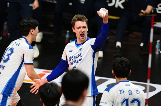 본문 이미지 - 삼성화재에서 첫 경기를 치른 막심 지갈로프. &#40;KOVO 제공&#41;