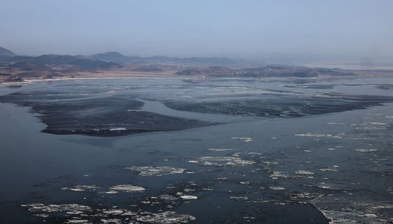 14일 강추위 '일시 해제' 최고 12도…경기·강원 5㎝ 서울 1㎝ 눈