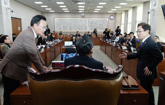 계엄 진상규명…'자체 특검안 협상' 주판알 튕기는 국힘