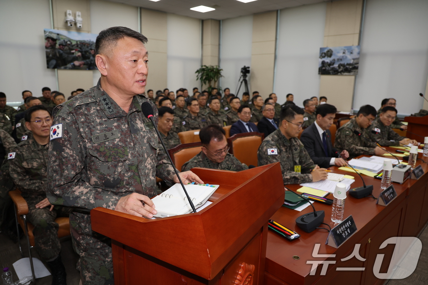 (서울=뉴스1) 이재명 기자 = 이승오 합참 작전부장이 14일 오전 서울 여의도 국회에서 열린 윤석열 정부의 비상계엄 선포를 통한 내란 혐의 진상규명 국정조사특별위원회에서 질의에 …