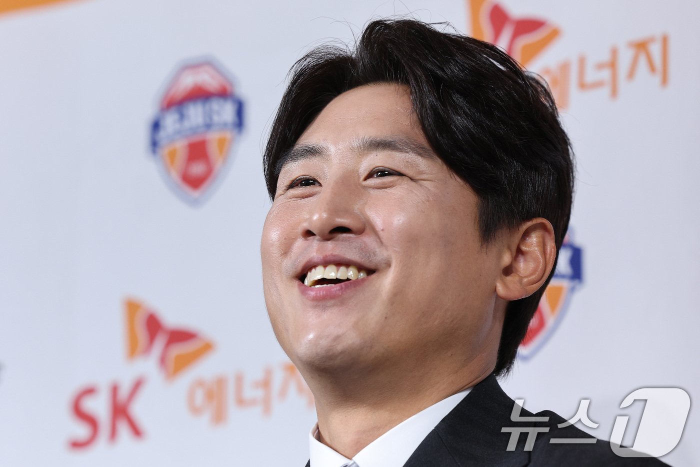 본문 이미지 - 제주 유나이티드 구자철이 14일 오전 서울 종로구 대한축구협회 축구회관에서 열린 현역 은퇴 기자회견에서 소감을 밝히고 있다.  2025.1.14/뉴스1 ⓒ News1 신웅수 기자