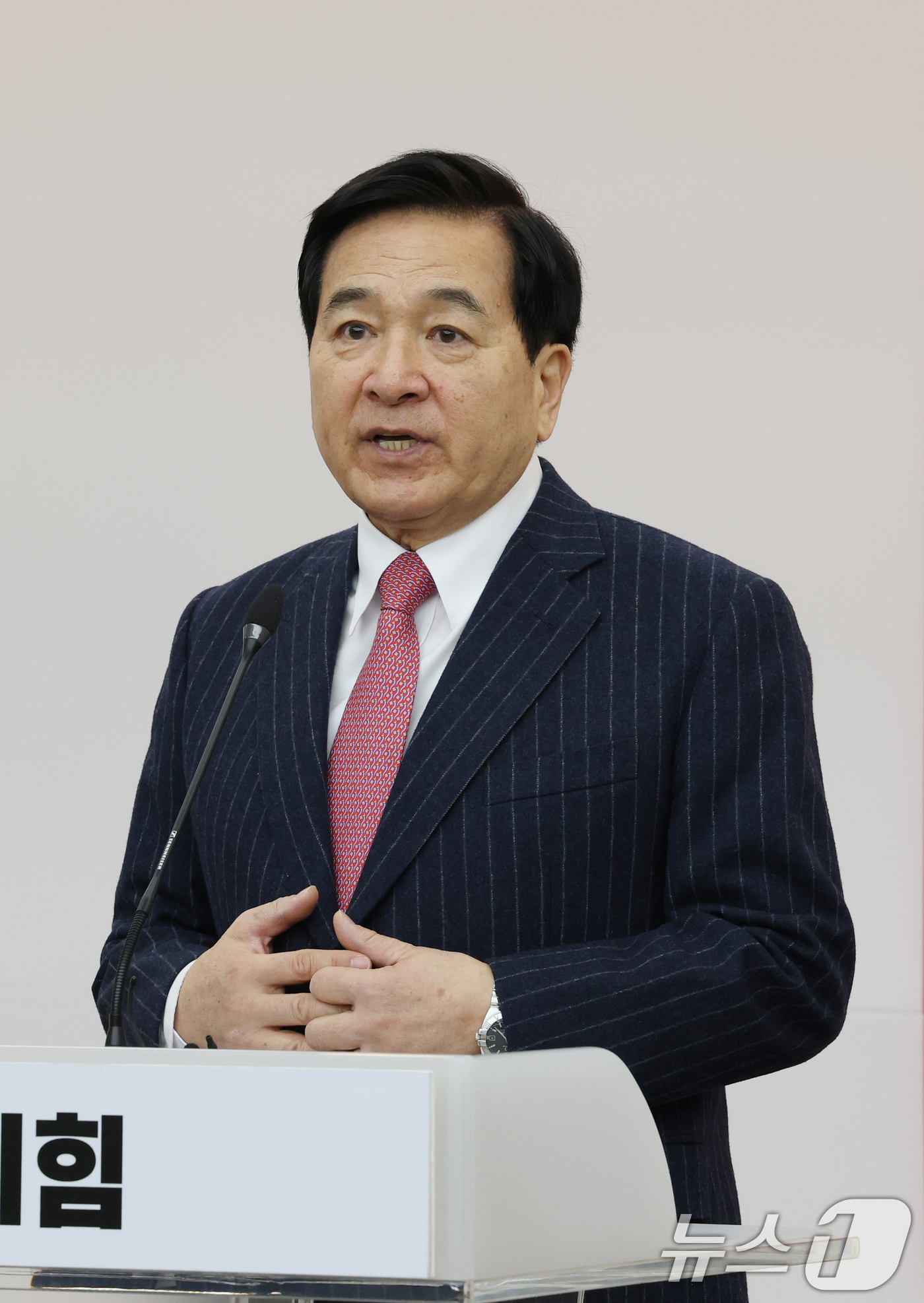 (수원=뉴스1) 김영운 기자 = 심재철 국민의힘 경기도당위원장이 14일 오전 경기 수원시 장안구 국민의힘 경기도당에서 열린 '2025 경기도당 신년 인사회'에서 인사말을 하고 있다 …