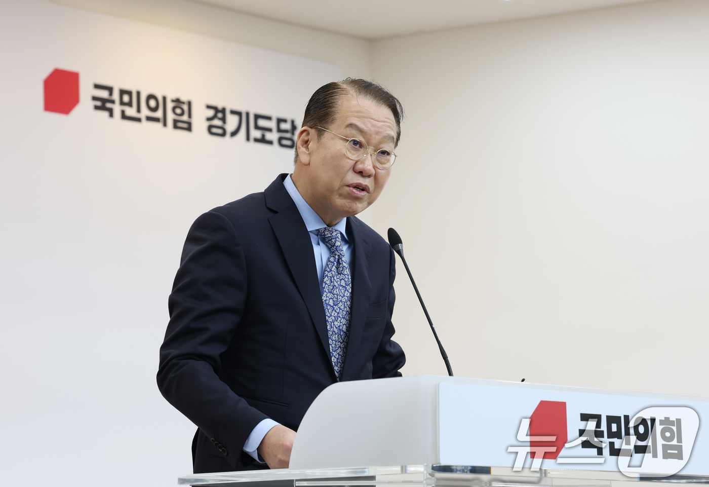 (수원=뉴스1) 김영운 기자 = 권영세 국민의힘 비상대책위원장이 14일 오전 경기 수원시 장안구 국민의힘 경기도당에서 열린 '2025 경기도당 신년 인사회'에서 인사말을 하고 있다 …