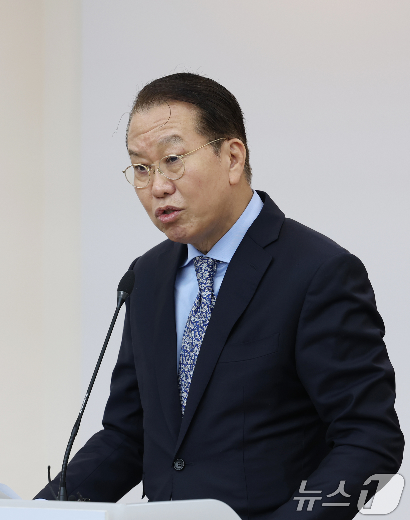 (수원=뉴스1) 김영운 기자 = 권영세 국민의힘 비상대책위원장이 14일 오전 경기 수원시 장안구 국민의힘 경기도당에서 열린 '2025 경기도당 신년 인사회'에서 인사말을 하고 있다 …