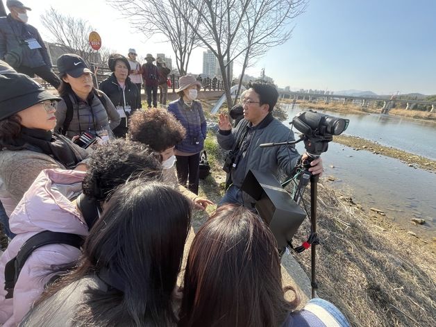 "철새 탐조 해볼까"…'태화강 철새 아카데미' 수강생 모집