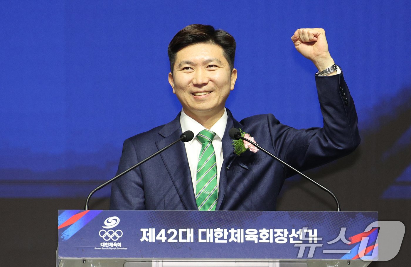 본문 이미지 - 14일 오후 서울 송파구 올림픽공원 올림픽홀에서 열린 제42대 대한체육회장선거에서 당선된 유승민 후보가 당선 소감을 밝히고 있다. 2025.1.14/뉴스1 ⓒ News1 장수영 기자