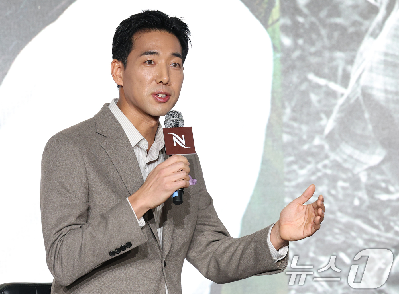 (서울=뉴스1) 권현진 기자 = 이승오 네스프레스 코리아 본부장이 15일 오전 서울 영등포구 여의도 페어몬트 앰배서더 서울에서 열린 프리미엄 커피 브랜드 네스프레소의 신규 캠페인 …