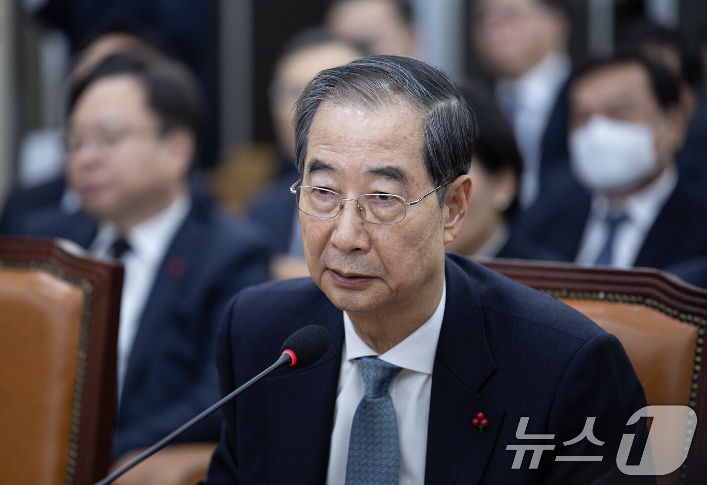 본문 이미지 - 한덕수 국무총리가 15일 오전 서울 여의도 국회에서 열린 윤석열 정부의 비상계엄 선포를 통한 내란 혐의 진상규명 국정조사특별위원회에서 의원 질문에 답변하고 있다. 2025.1.15/뉴스1 ⓒ News1 이재명 기자