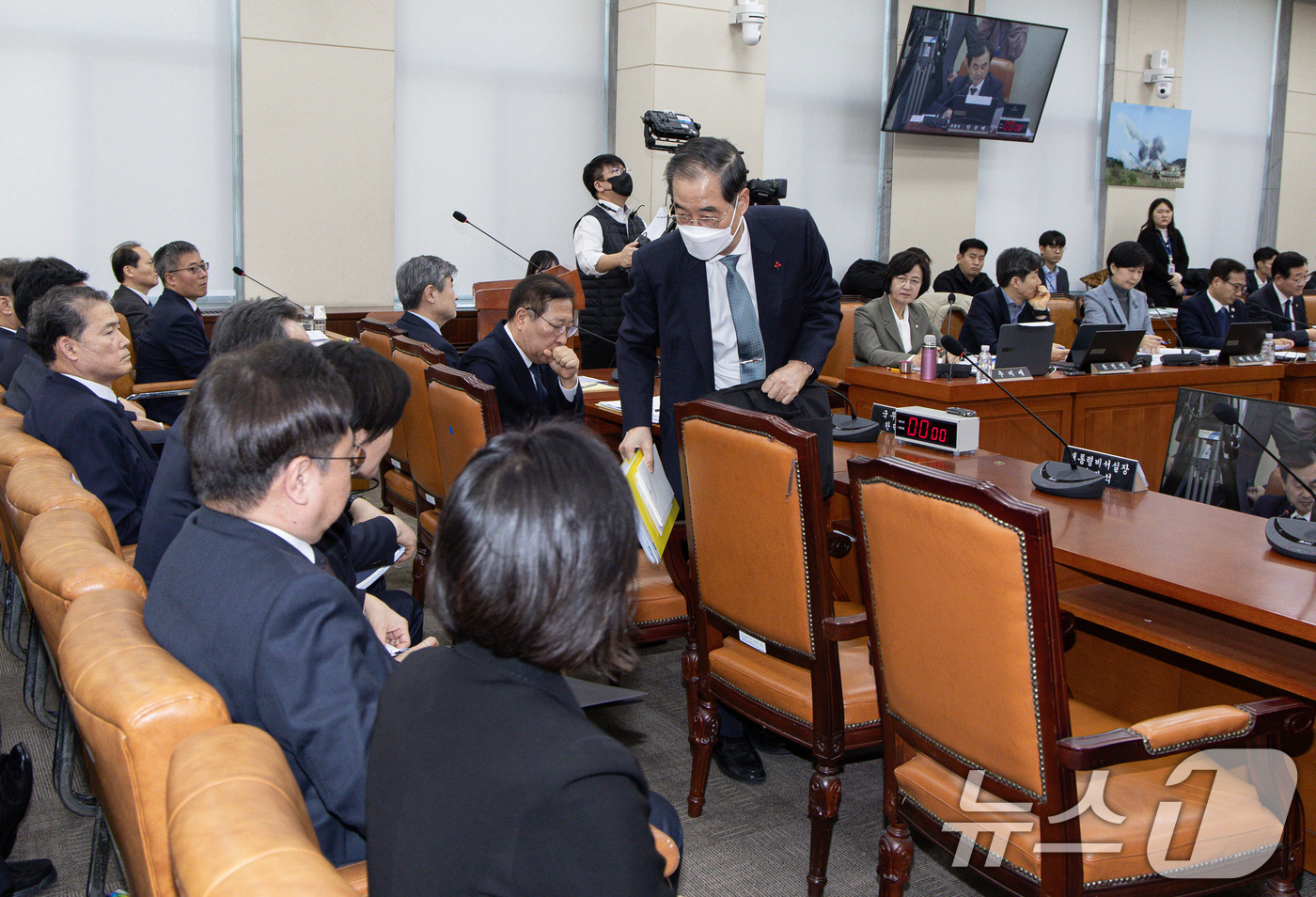 (서울=뉴스1) 이재명 기자 = 한덕수 국무총리가 15일 오후 서울 여의도 국회에서 열린 윤석열 정부의 비상계엄 선포를 통한 내란 혐의 진상규명 국정조사특별위원회 제4차 전체회의에 …