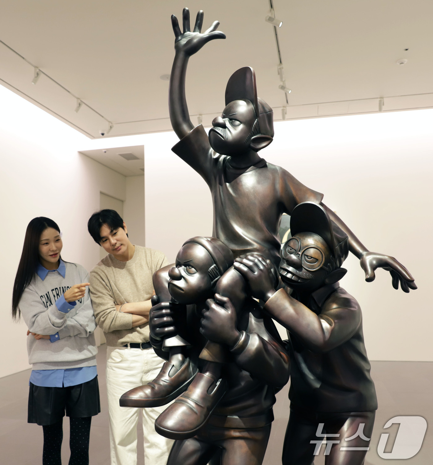 (서울=뉴스1) = 신세계백화점이 럭셔리 편집숍 분더샵 지하1층에 위치한 신세계갤러리 청담에서 글로벌 브랜드와의 협업으로 유명한 일본 작가 하나이 유스케의 전시를 선보인다고 16일 …