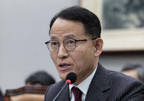 검찰, '면접위원 정보 출처' 증언 거부한 이충상에 벌금 500만원 구형