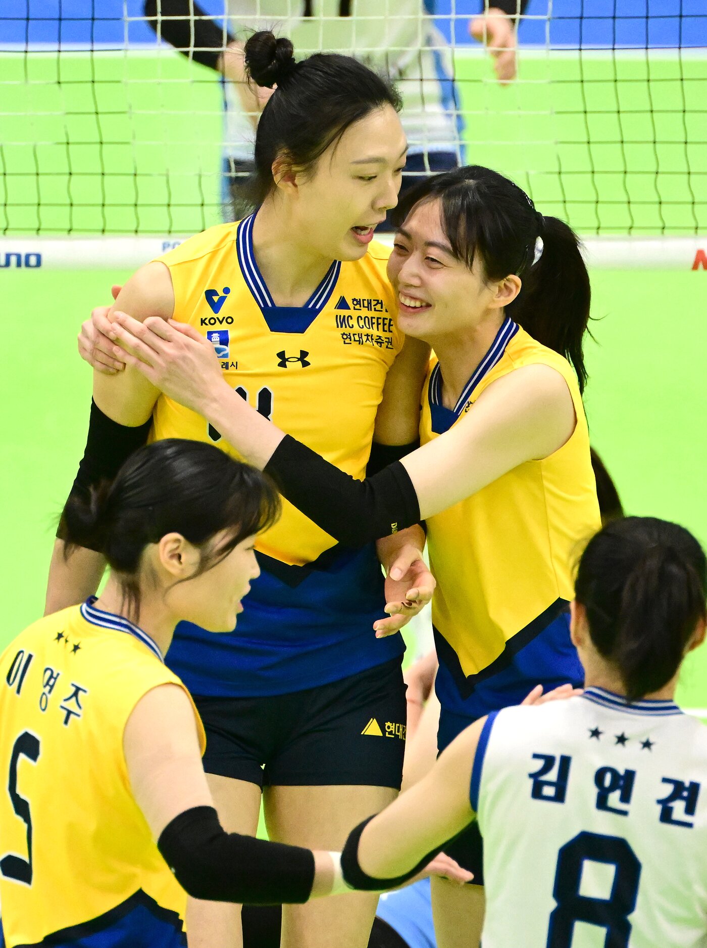 본문 이미지 - 현대건설 양효진과 김다인. (KOVO 제공)