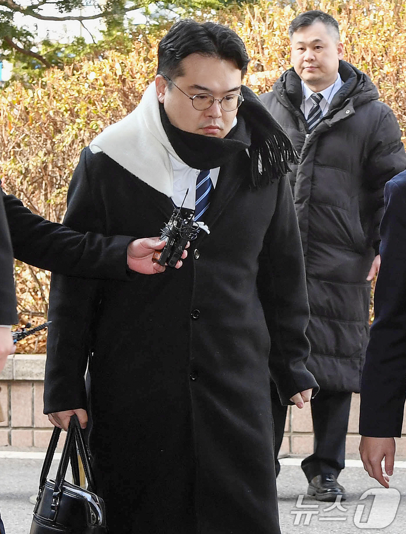 (서울=뉴스1) 민경석 기자 = 내란 우두머리 혐의로 체포된 윤석열 대통령에 대한 영장실질심사가 열리는 18일 오후 서울 마포구 서울서부지방법원에 차정현 고위공직자범죄수사처(공수처 …