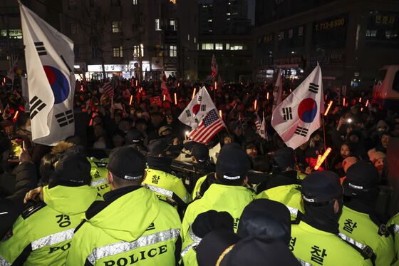 '기자 폭행·법원 월담' 서부지법 난동 2명 1심 징역형에 항소