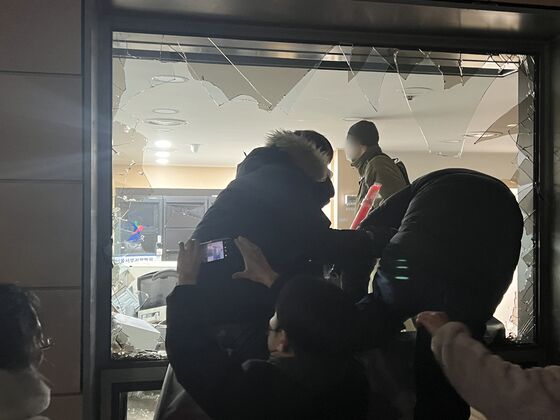 '서부지법 난동' 다큐 감독 선고…무죄 탄원 속 징역 1년 구형