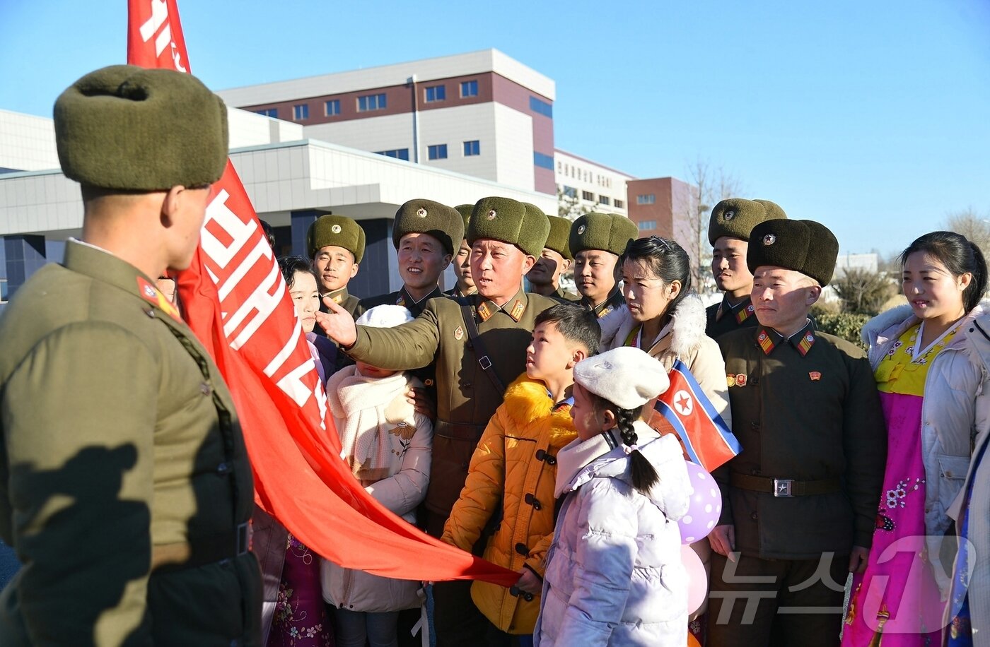 본문 이미지 - (평양 노동신문=뉴스1) = 노동당 기관지 노동신문은 19일 "지방발전 20X10 정책에 따라 함주군 지방공업공장 준공식이 19일 진행되었다＂며 ＂지방공업공장들의 연이은 준공은 당 제8차 대회가 제시한 경제 발전 5개년 계획의 성과적 완결을 위해 총매진하는 온 나라 인민들의 애국 투쟁, 창조 투쟁을 힘있게 고무하고 있다＂라고 보도했다. [국내에서만 사용가능. 재배포 금지. DB 금지. For Use Only in the Republic of Korea. Redistribution Prohibited] rodongphoto@news1.kr