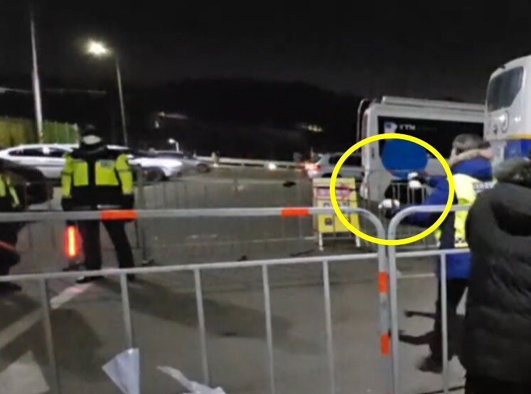 본문 이미지 - ('정치 한 잔' 갈무리)