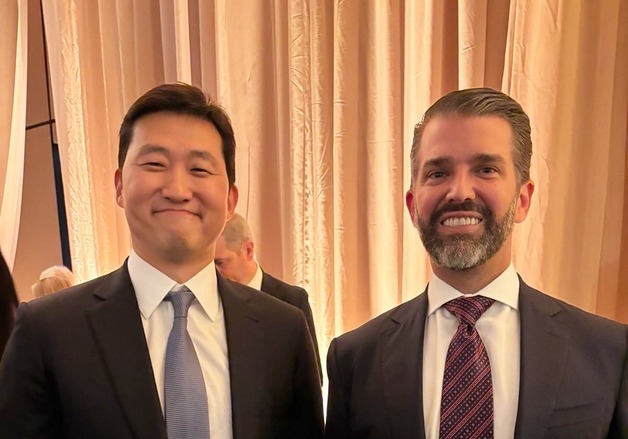 조국 "쿠팡 영업정지나 과징금 1조…검은머리 미국인 김범석 정신 들게 해야"