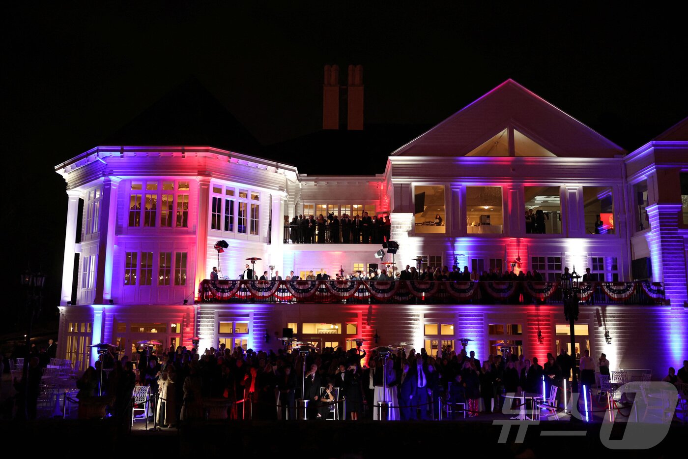 본문 이미지 - 미국 버지니아주 스털링에 있는 트럼프 내셔널 골프클럽에서 18일&#40;현지시간&#41; 도널드 트럼프 미국 대통령 당선인의 취임행사가 열렸다.ⓒ 로이터=뉴스1