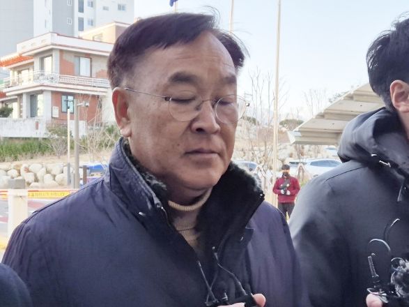 '성비위·뇌물수수' 김진하 양양군수, 9월 17일 항소심 첫 재판