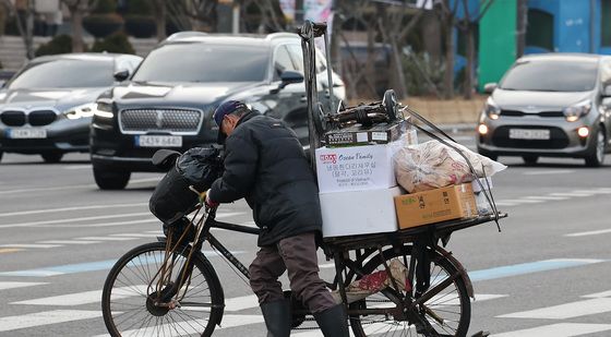 '무거운 새해 출근길'