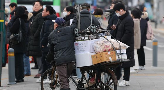 '새해부터 무거운 출근길'