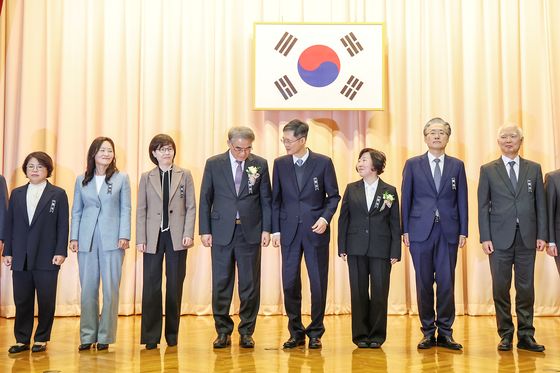 '헌재 8인체제' 민주, 조기대선 기대감…국힘, 흔들리는 당정대