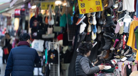 정부 2025 경제정책 발표 '소상공인 맞춤지원'